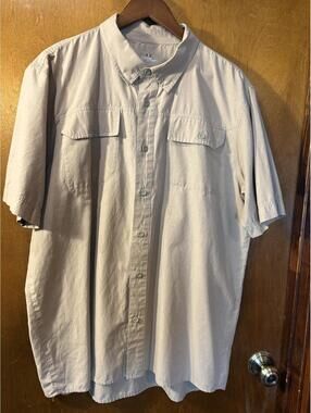 Under Armour Men's Short Sleeve Button-Up Shirt Size XL